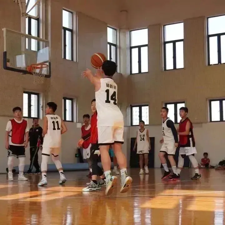 专业控卫如何调整心态应对高强度比赛_2
